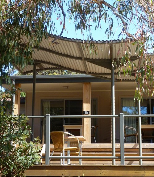 Z4ByTheLakeMotelUnits2 Accommodation motel Bicheno by the Bay East Coast Tasmania